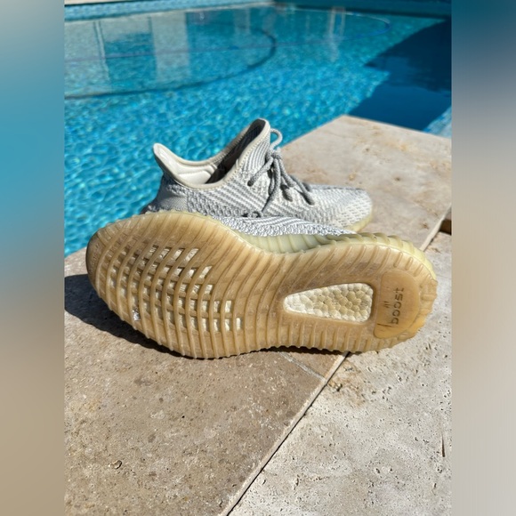 YEEZY BOOST 350 V2 LUNDMARK REFLECTIVE SIZE 6 - Picture 2 of 5